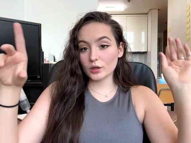 EmillyCarte webcam