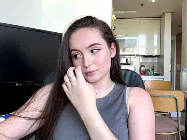 EmillyCarte webcam