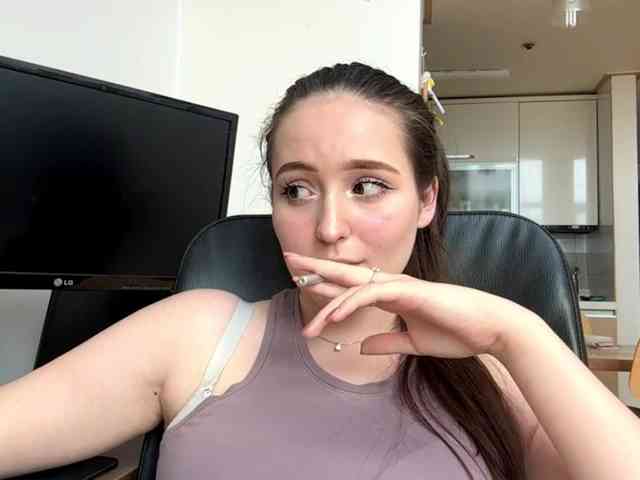 EmillyCarte webcam
