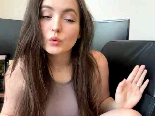 EmillyCarte webcam