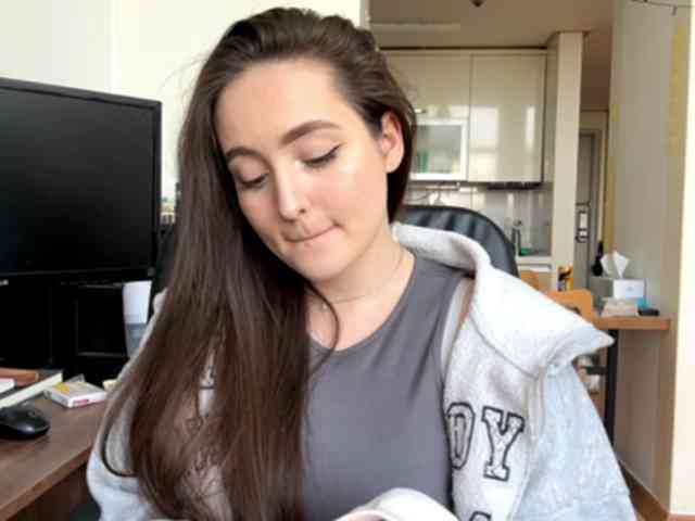 Модель: EmillyCarte