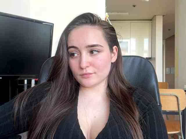 EmillyCarte webcam