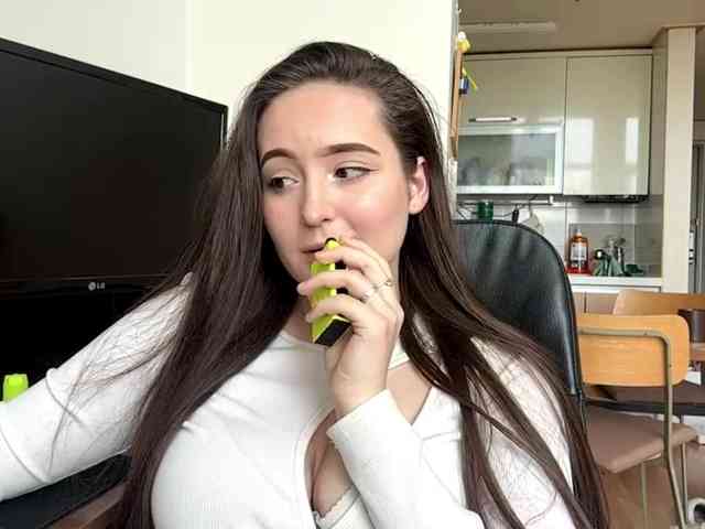 EmillyCarte webcam