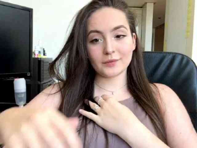 EmillyCarte webcam