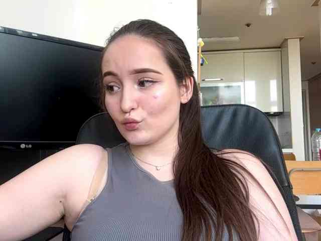 EmillyCarte webcam