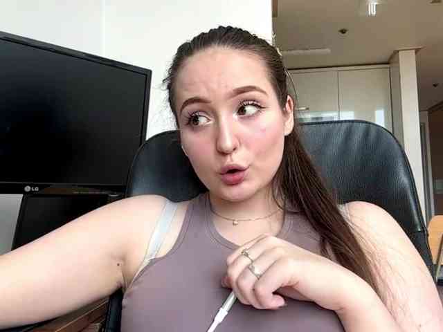 EmillyCarte webcam