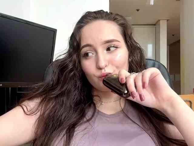 EmillyCarte Sex Cam Show