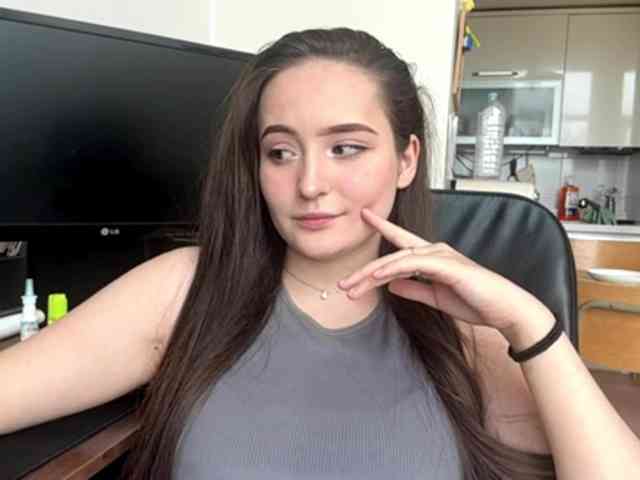 EmillyCarte webcam