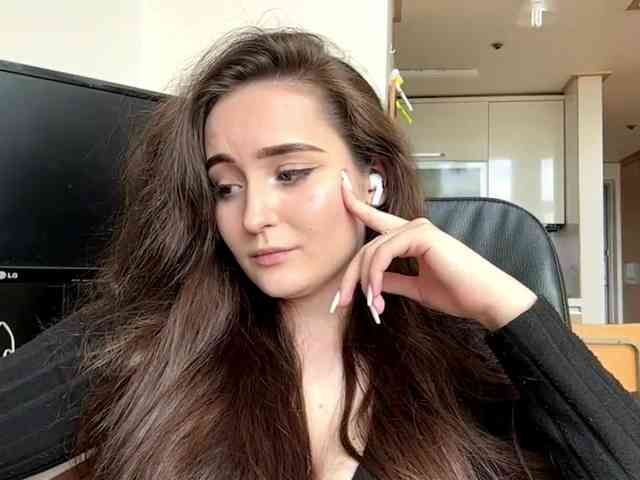 EmillyCarte webcam