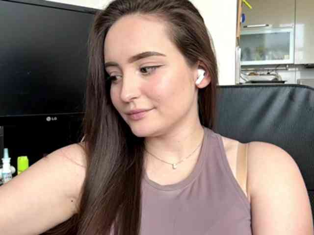 EmillyCarte webcam