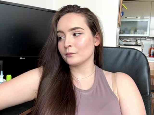 EmillyCarte webcam