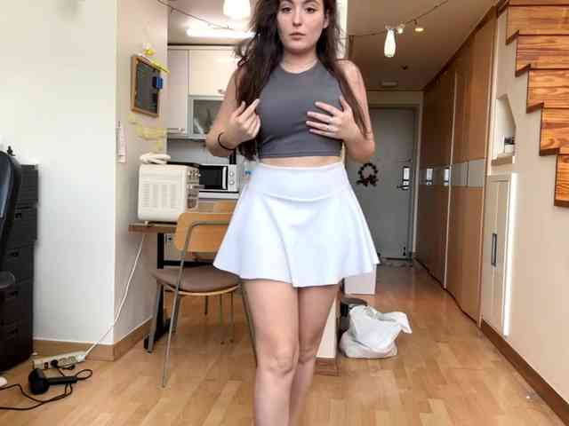 Model: EmillyCarte