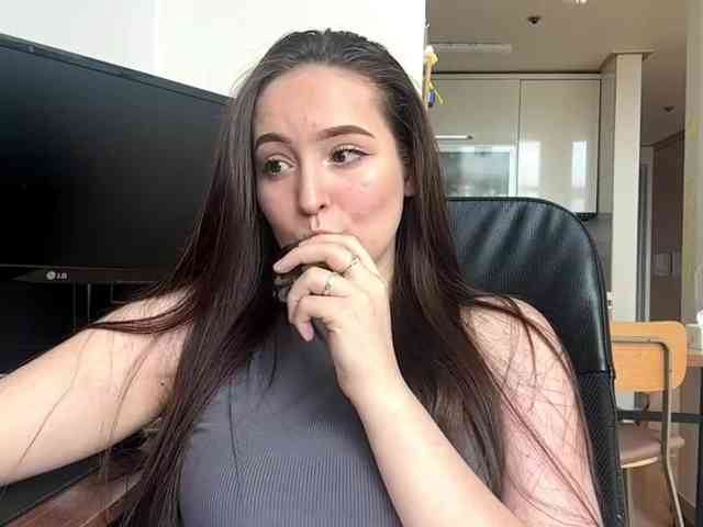 EmillyCarte Sex Cam Show