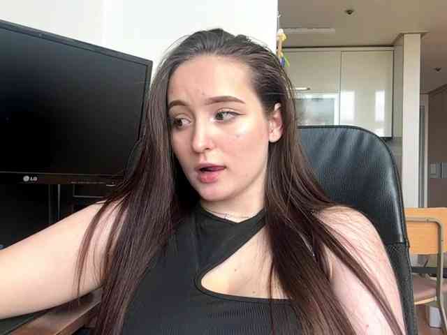 EmillyCarte webcam