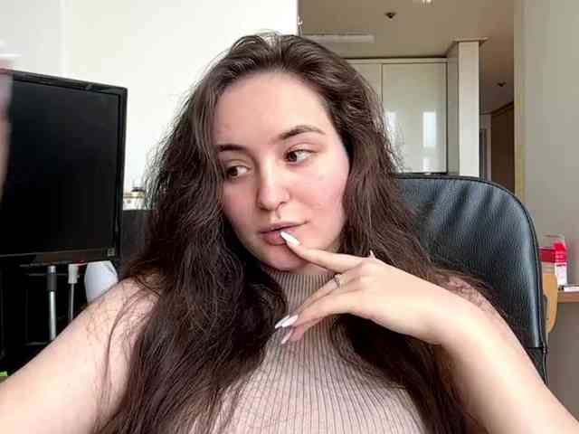 Модель: EmillyCarte