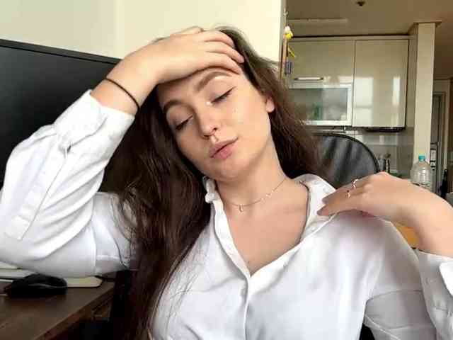 Модель: EmillyCarte