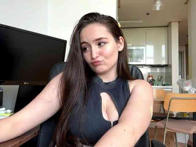 EmillyCarte webcam