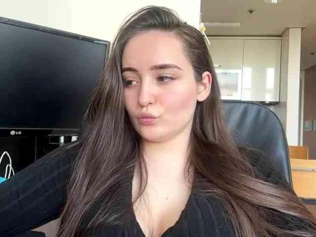 EmillyCarte webcam