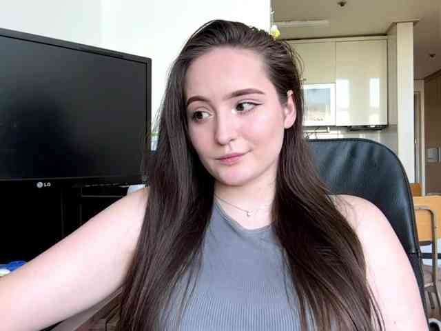 EmillyCarte Live Webcam on BongaCams