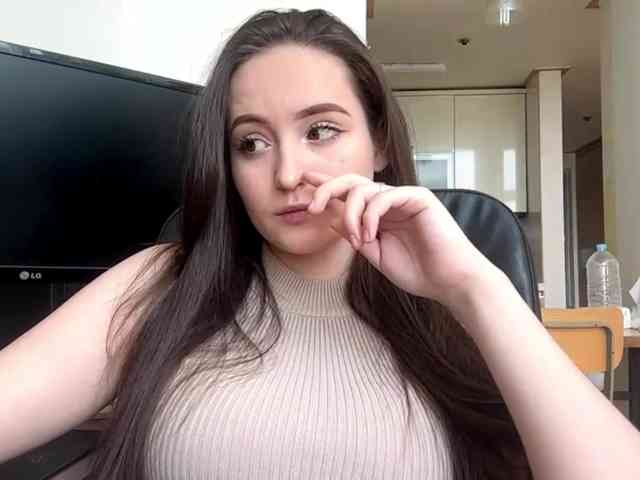 EmillyCarte webcam