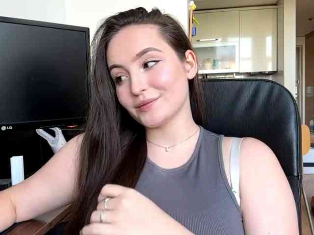 EmillyCarte webcam