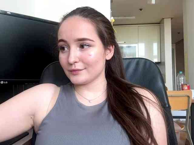 EmillyCarte webcam