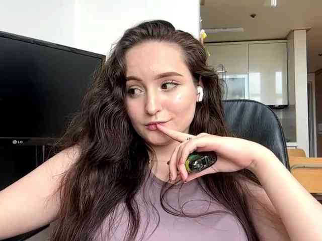EmillyCarte webcam