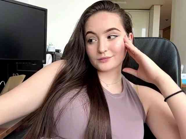 EmillyCarte webcam