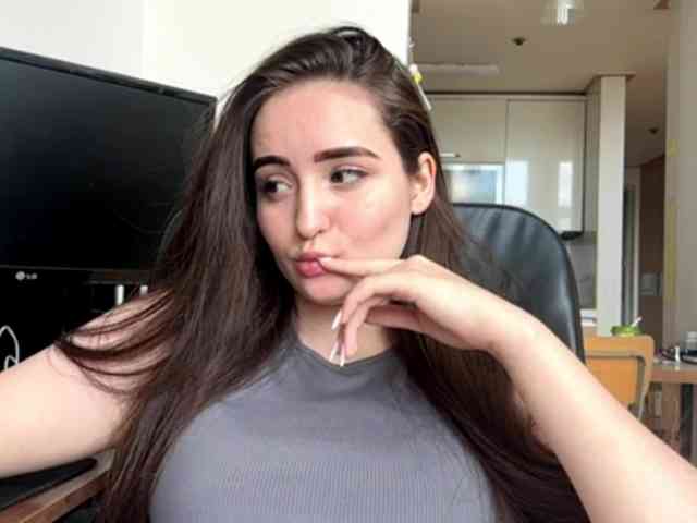 EmillyCarte webcam