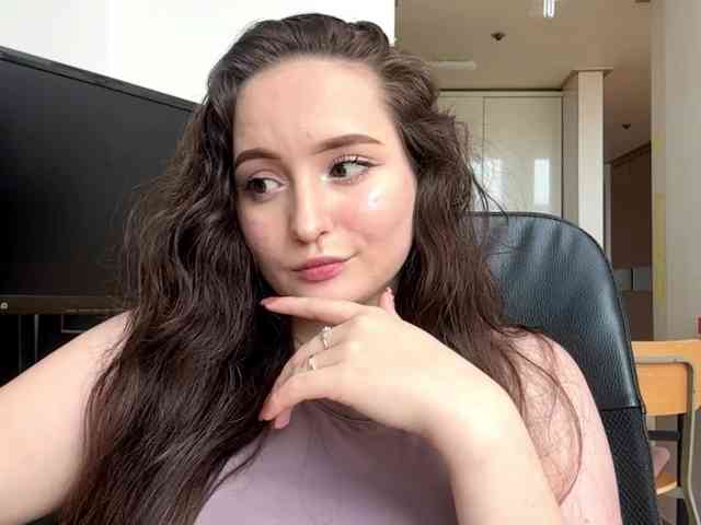 EmillyCarte webcam