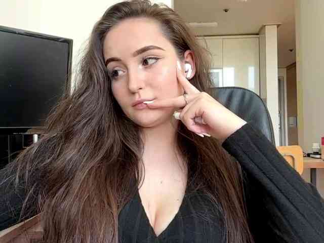 EmillyCarte webcam
