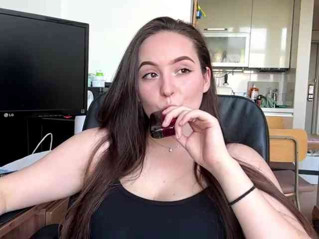 EmillyCarte webcam