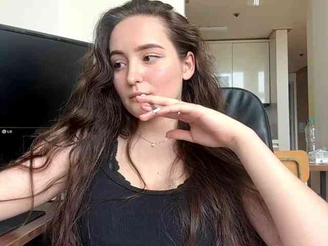 EmillyCarte webcam