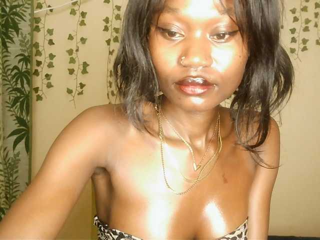 -Mirage live webcam show