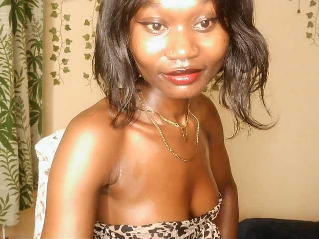 -Mirage live webcam show