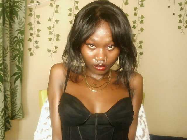 -Mirage live webcam show