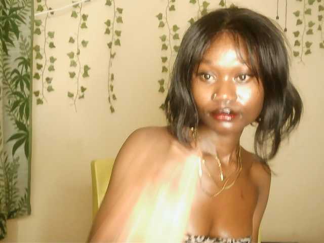 -Mirage live webcam show