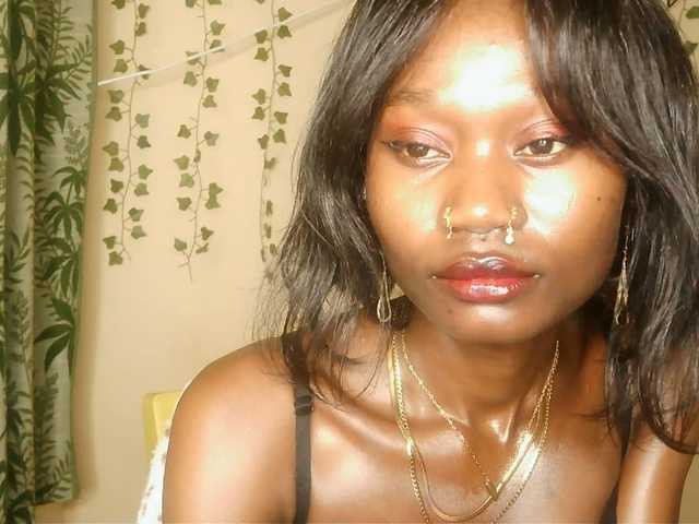 -Mirage live webcam show