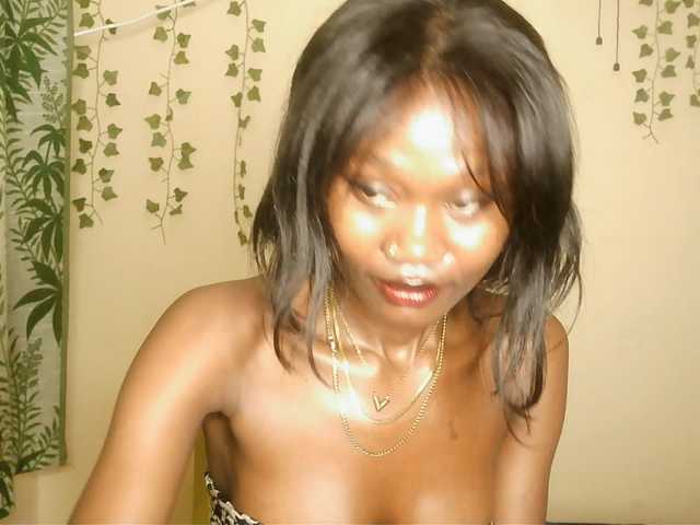 -Mirage live webcam show