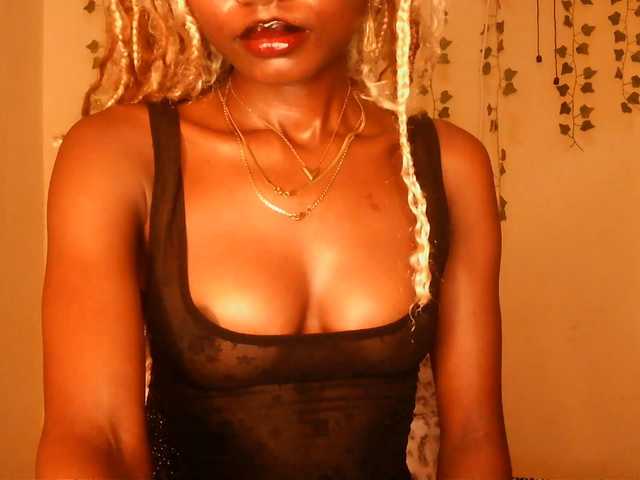 -Mirage, 24 y/o - Live Cam on BongaCams