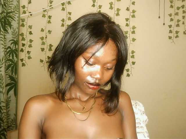 -Mirage live webcam show