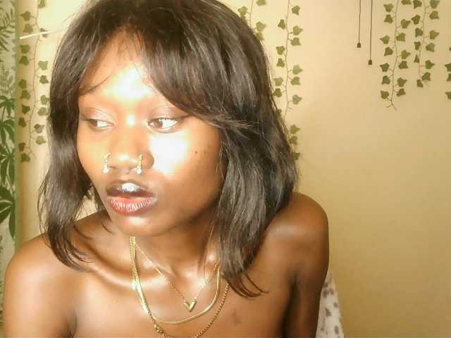 -Mirage live webcam show
