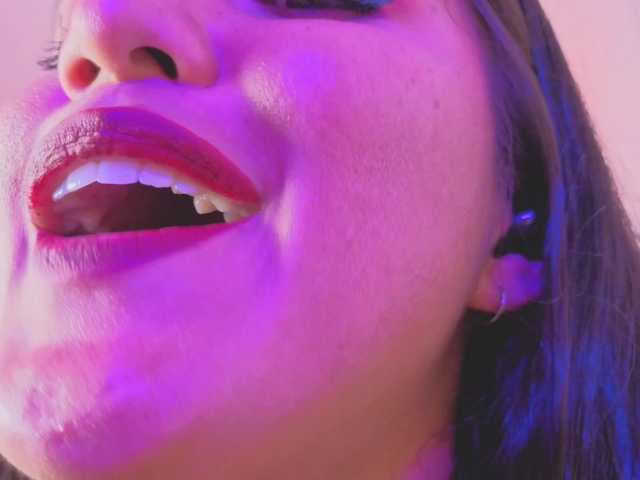 NaharaSoller live webcam show