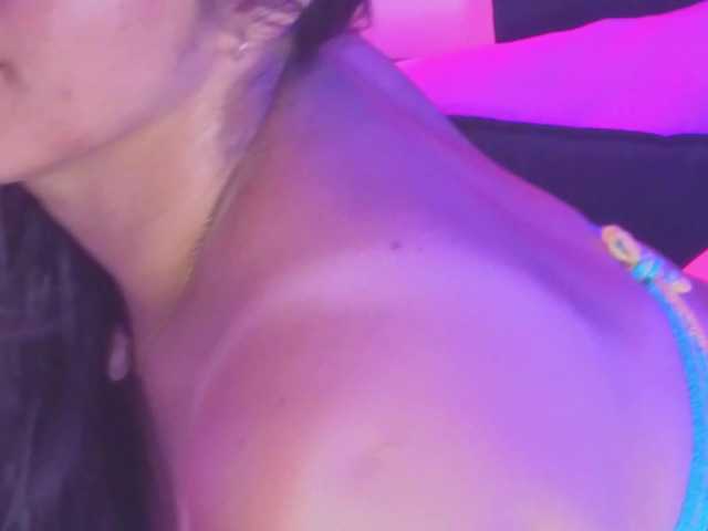 NaharaSoller live webcam show