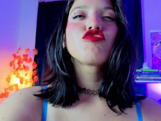 le modèle NaharaSoller est en webcam porno dans un show sur le site bongacams, il possède les tags suivants: Latino/Hispanic,Brunette,Trimmed