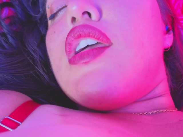 NaharaSoller live cam on BongaCams