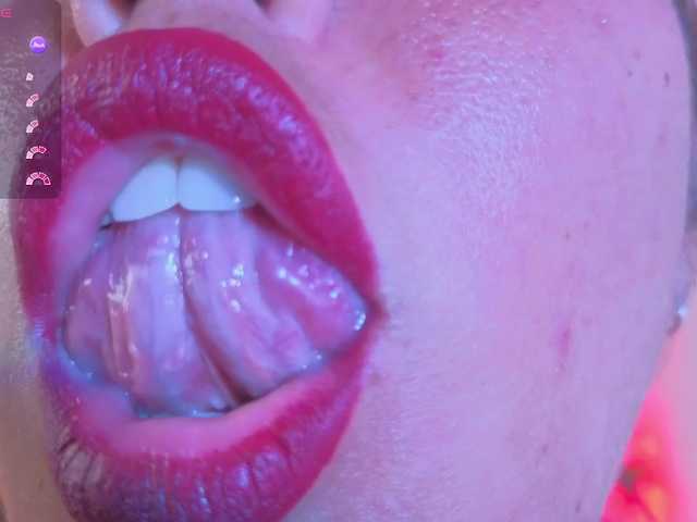 NaharaSoller live webcam show
