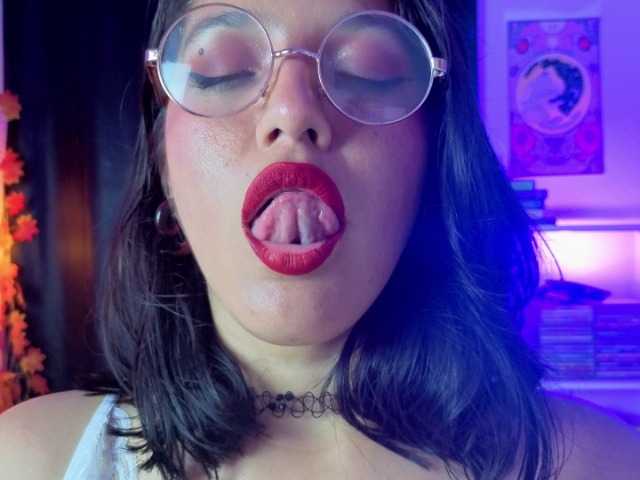 NaharaSoller live cam on BongaCams