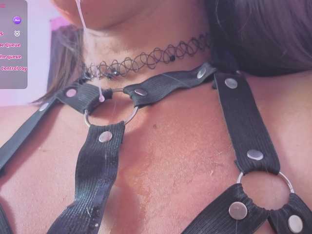 NaharaSoller live webcam show