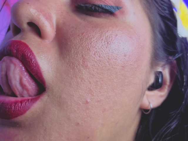 NaharaSoller live webcam show